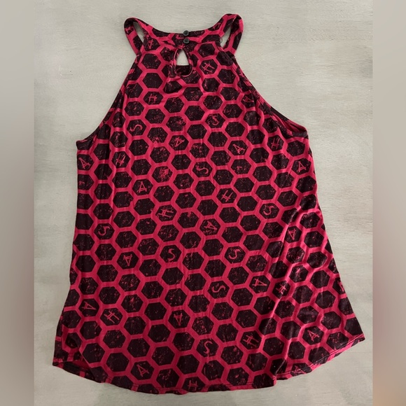 American Horror Story Red and Black Sleeveless Top with Honeycomb Pattern - Picture 4 of 6
